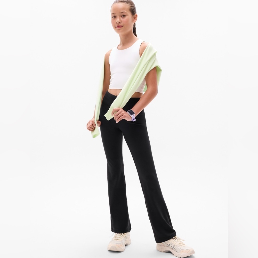 NWT Athleta High Rise Girl Chit Chat Black Flare Pant Size Medium/8-10.